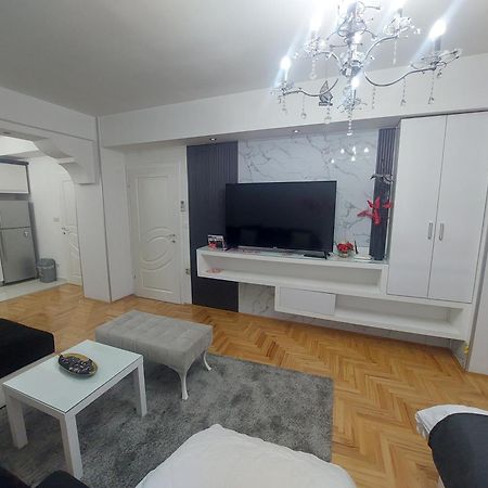 Exclusive Apartments With Lake View أوهغيد المظهر الخارجي الصورة