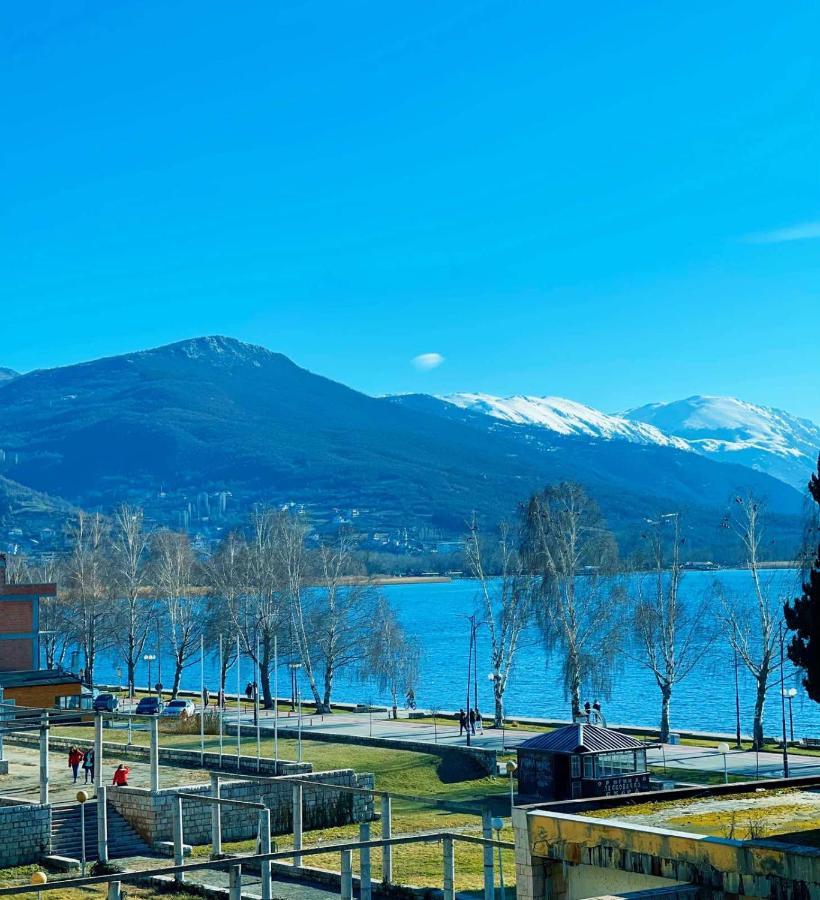 Exclusive Apartments With Lake View أوهغيد المظهر الخارجي الصورة
