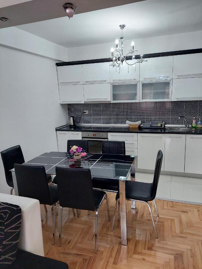 Exclusive Apartments With Lake View أوهغيد المظهر الخارجي الصورة