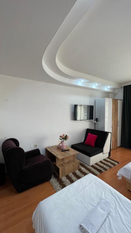Exclusive Apartments With Lake View أوهغيد المظهر الخارجي الصورة