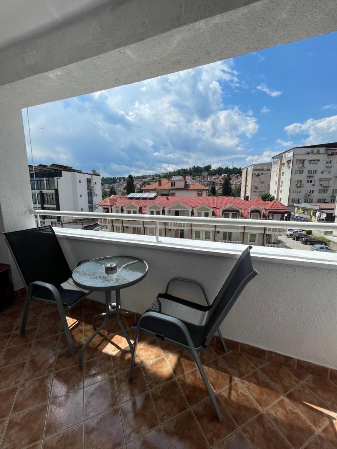 Exclusive Apartments With Lake View أوهغيد المظهر الخارجي الصورة