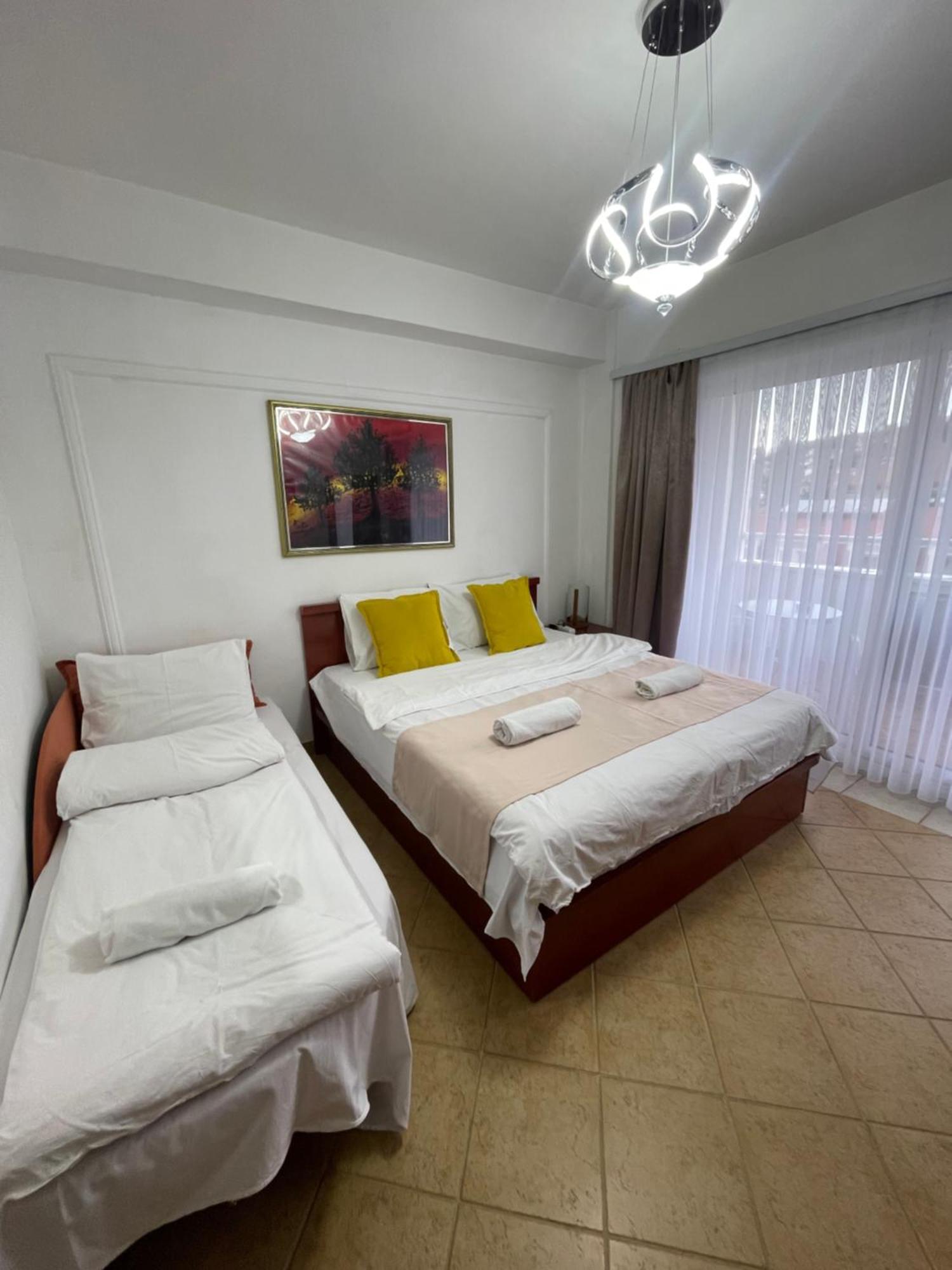 Exclusive Apartments With Lake View أوهغيد المظهر الخارجي الصورة