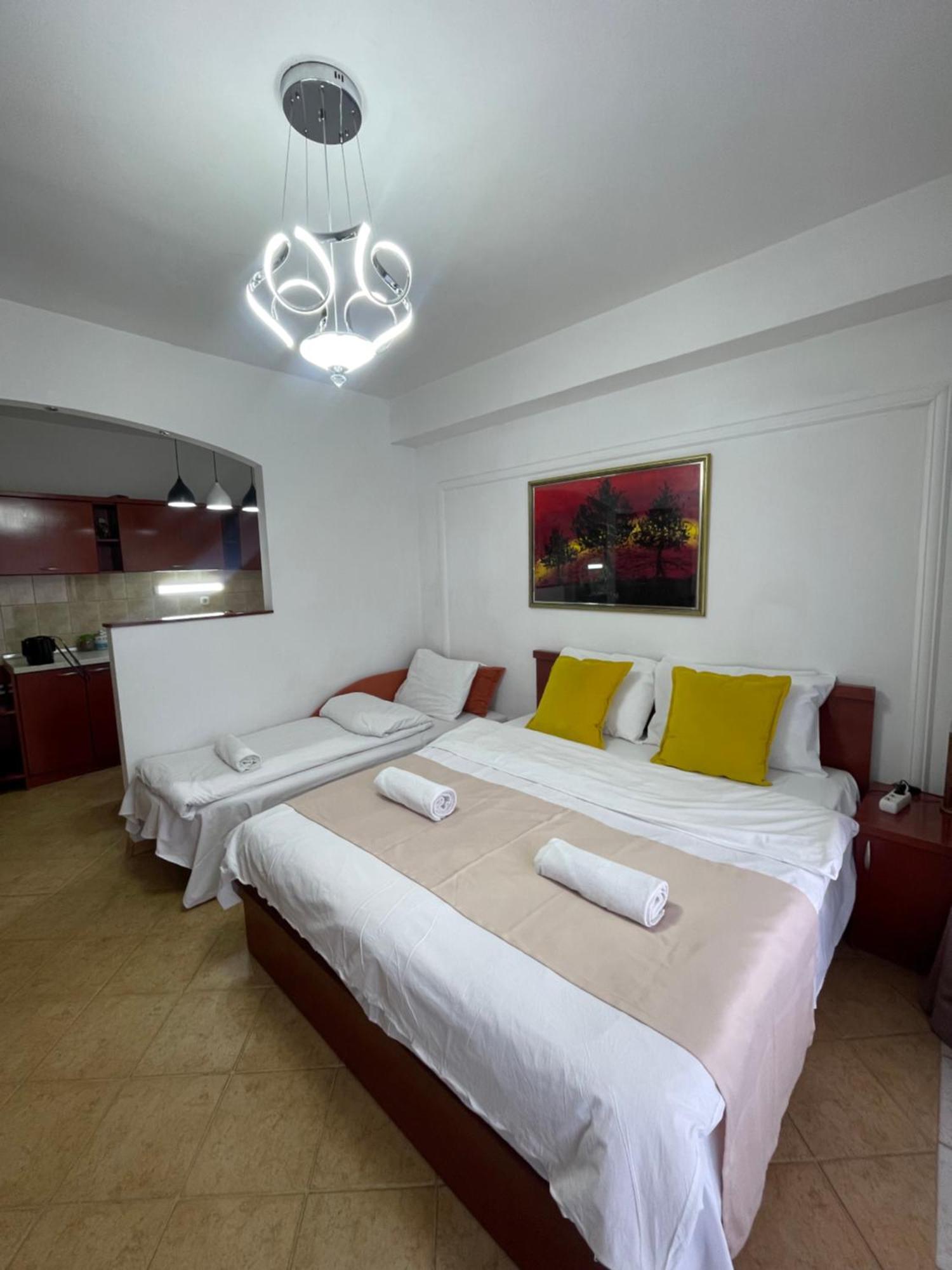 Exclusive Apartments With Lake View أوهغيد المظهر الخارجي الصورة