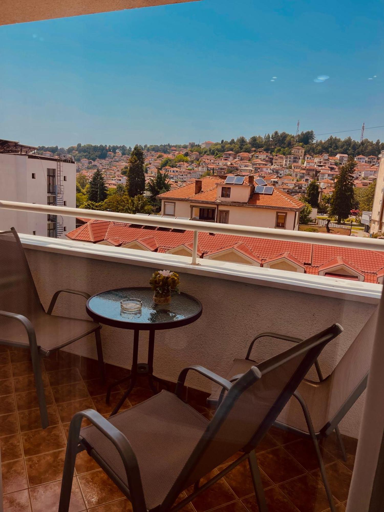 Exclusive Apartments With Lake View أوهغيد المظهر الخارجي الصورة